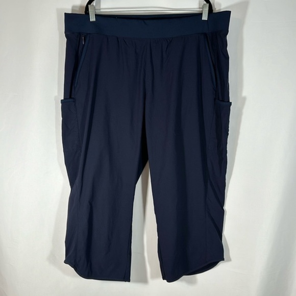 Columbia Omni-Shield Navy Blue Leslie Falls Capri Pants - Picture 1 of 10